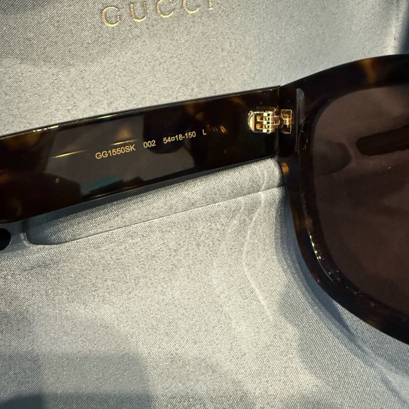 Gucci Women\'s Tortoise Shell Sunglasses main image 7